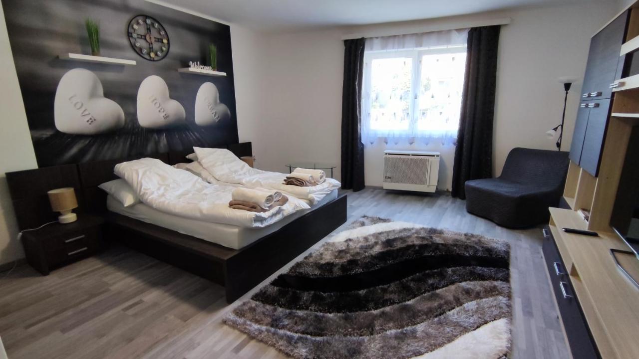 Freedom-Fehervar Apartman Székesfehérvár 外观 照片