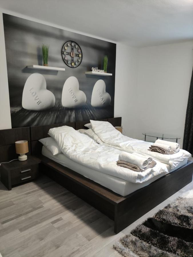 Freedom-Fehervar Apartman Székesfehérvár 外观 照片